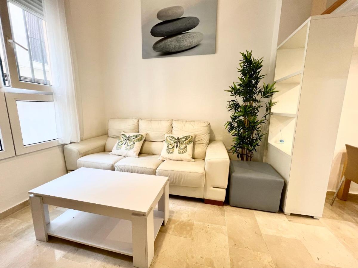 Centro Station Maria Zambrano Parking Free Appartement